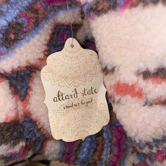 Altar’d State Sherpa Pullover - Picture 3 of 6